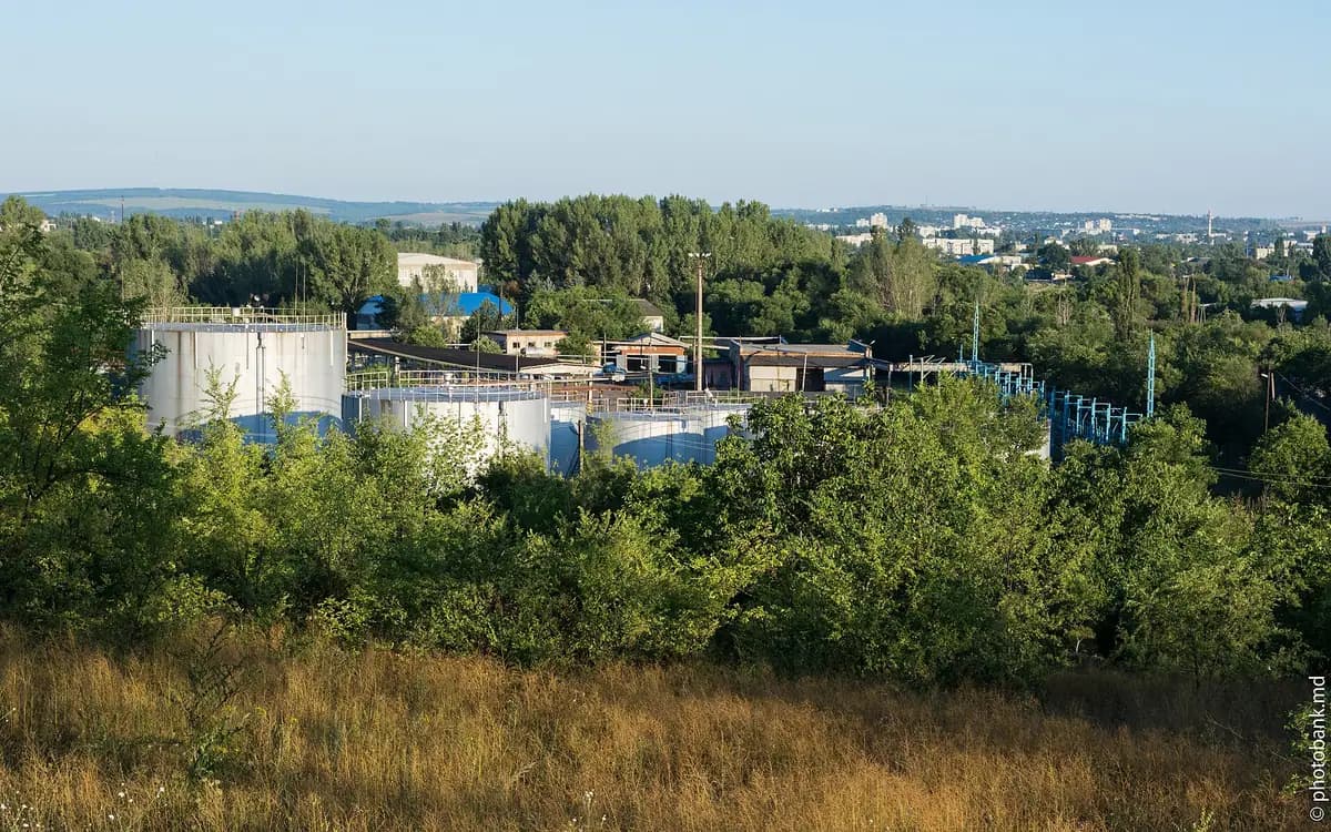 Склады нефти и нефтепродуктов: ключевые требования федеральных норм и правил